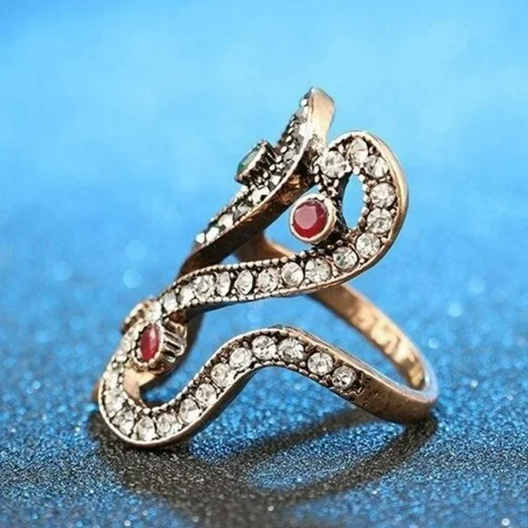 Unique Ethnic Filled Resin Antique Gold Ring - Picture 4 of 10